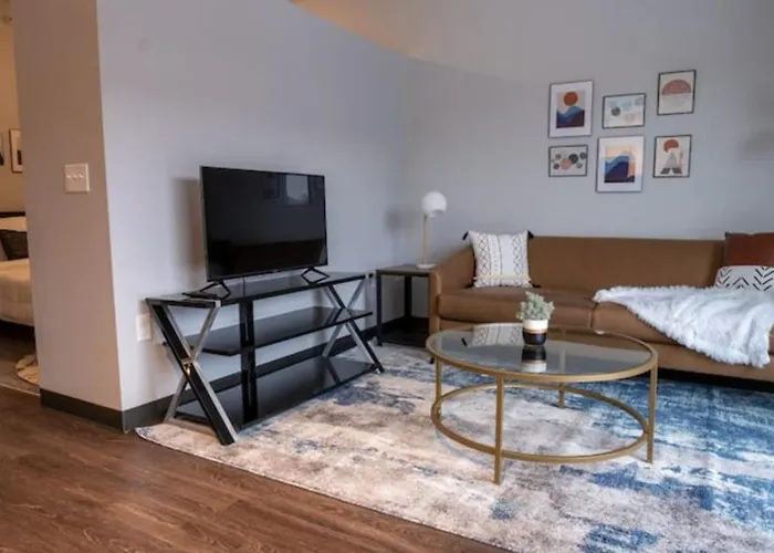 Sleepover Iconic Des Moines Apartments
